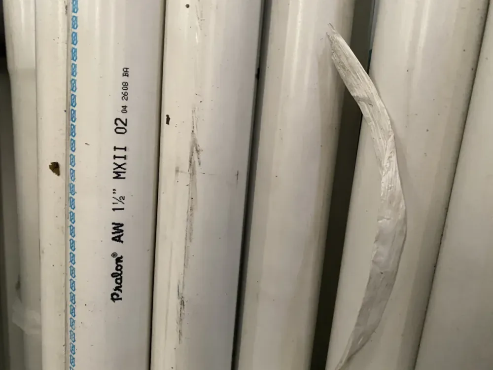 Rak penyimpanan stok kabel dan material listrik