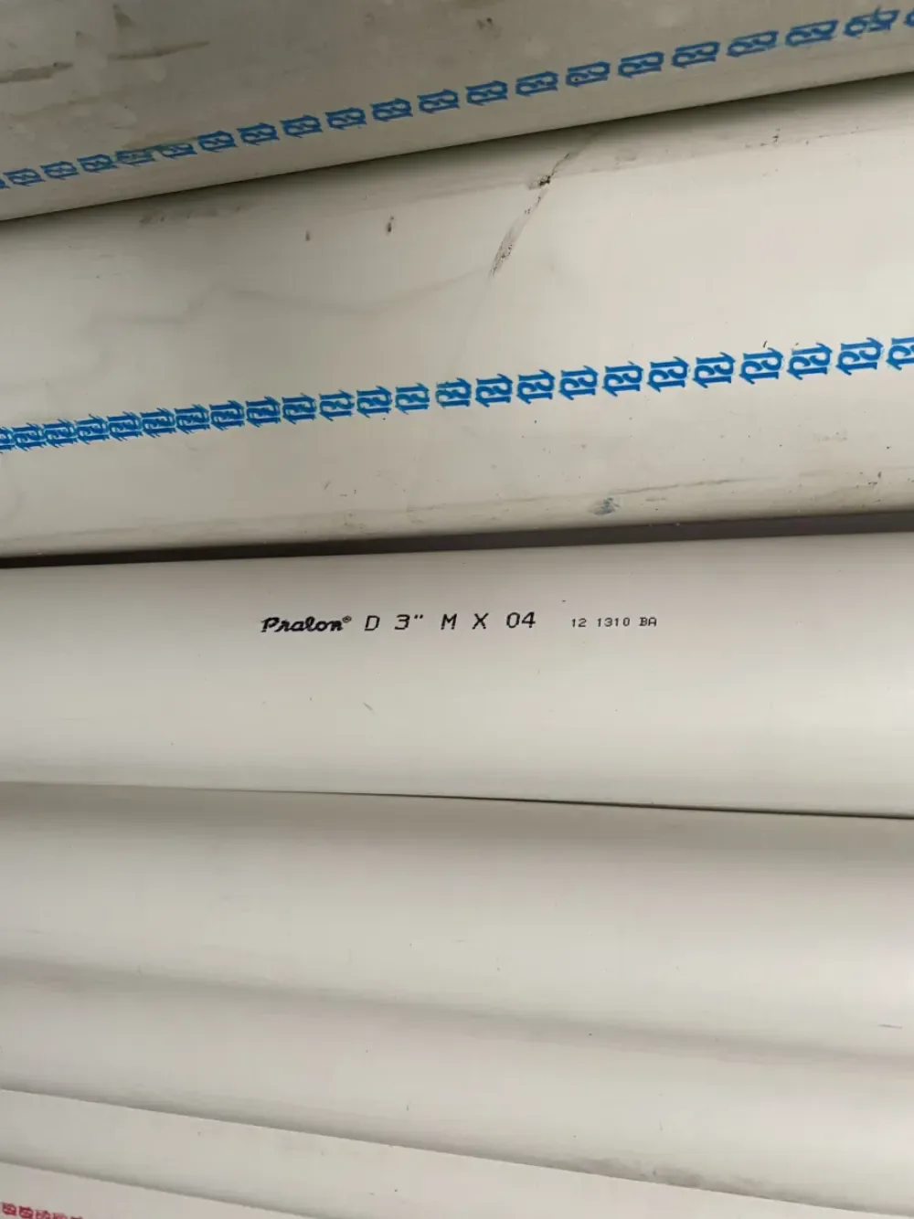 Penyimpanan stok material pendukung instalasi
