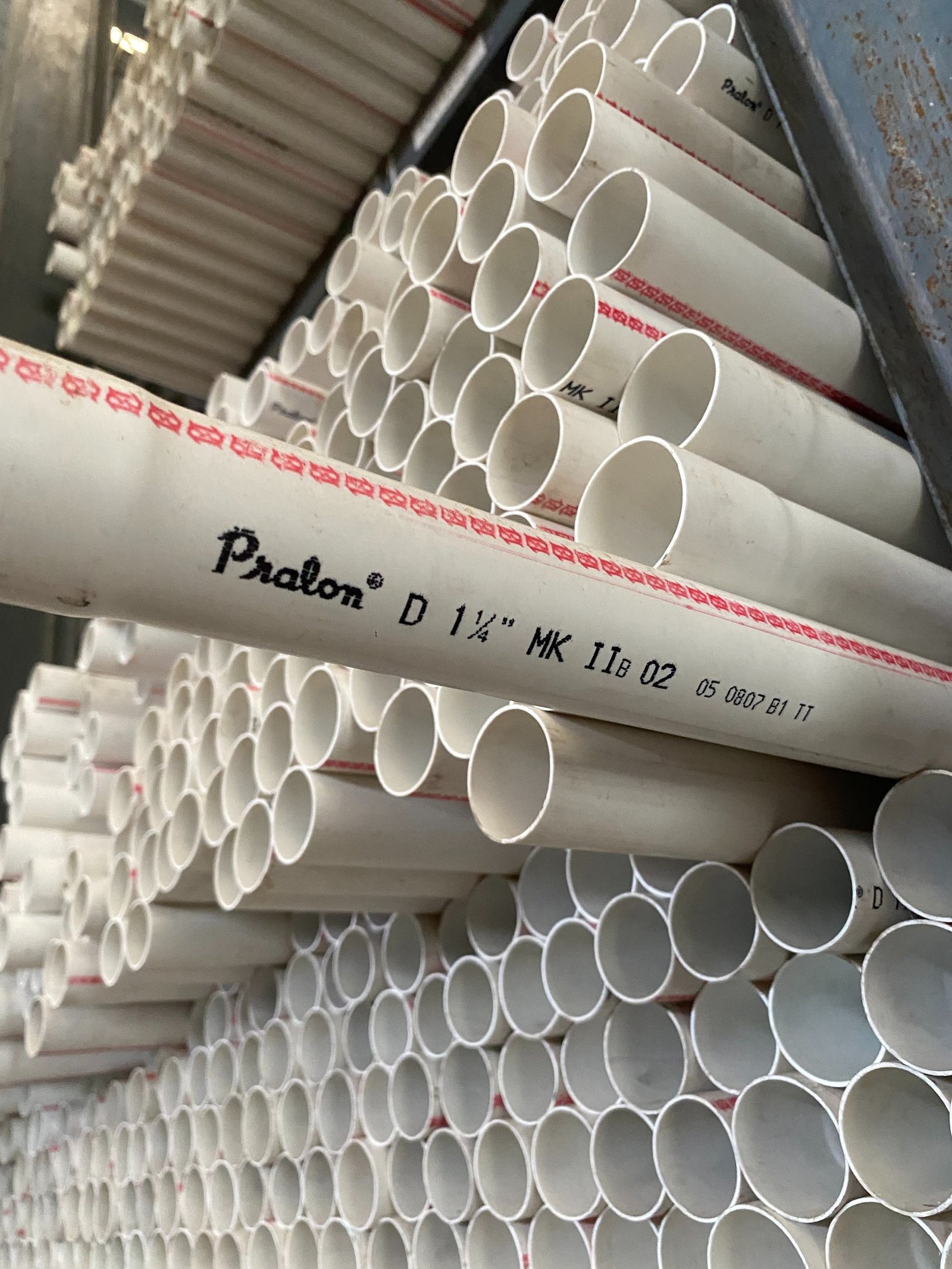 a bunch of pipes Distributor Pralon AW D 1 1/4