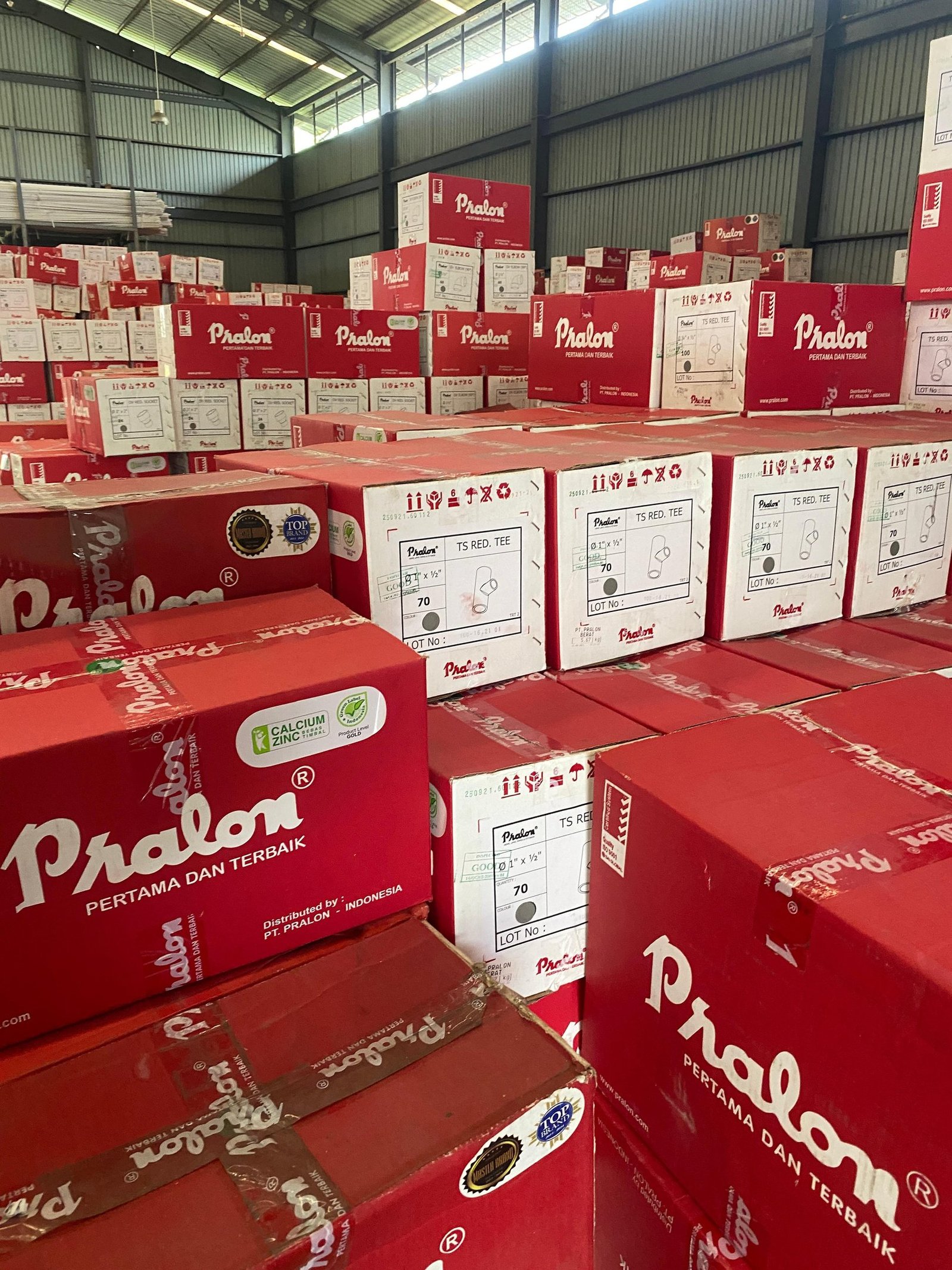 Stok Pipa PVC dan fitting di gudang Distributor Pralon